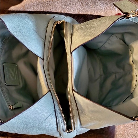 Coach Purse/tote gently used - Picture 4 of 6